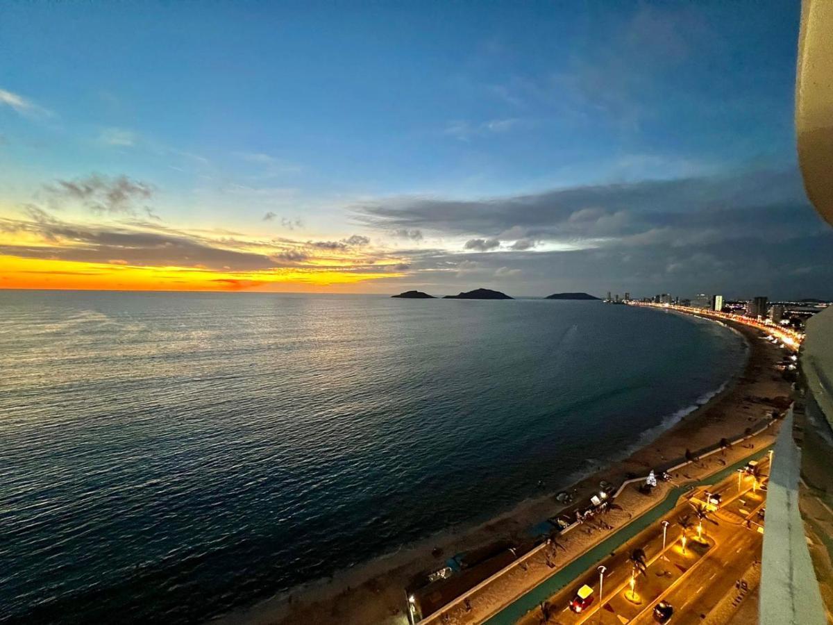 Sunset View Malecon 1404 Vista Panoramica Al Mar Apartment Mazatlan Bagian luar foto