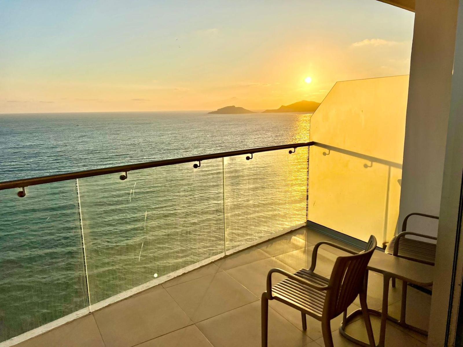 Sunset View Malecon 1404 Vista Panoramica Al Mar Apartment Mazatlan Bagian luar foto