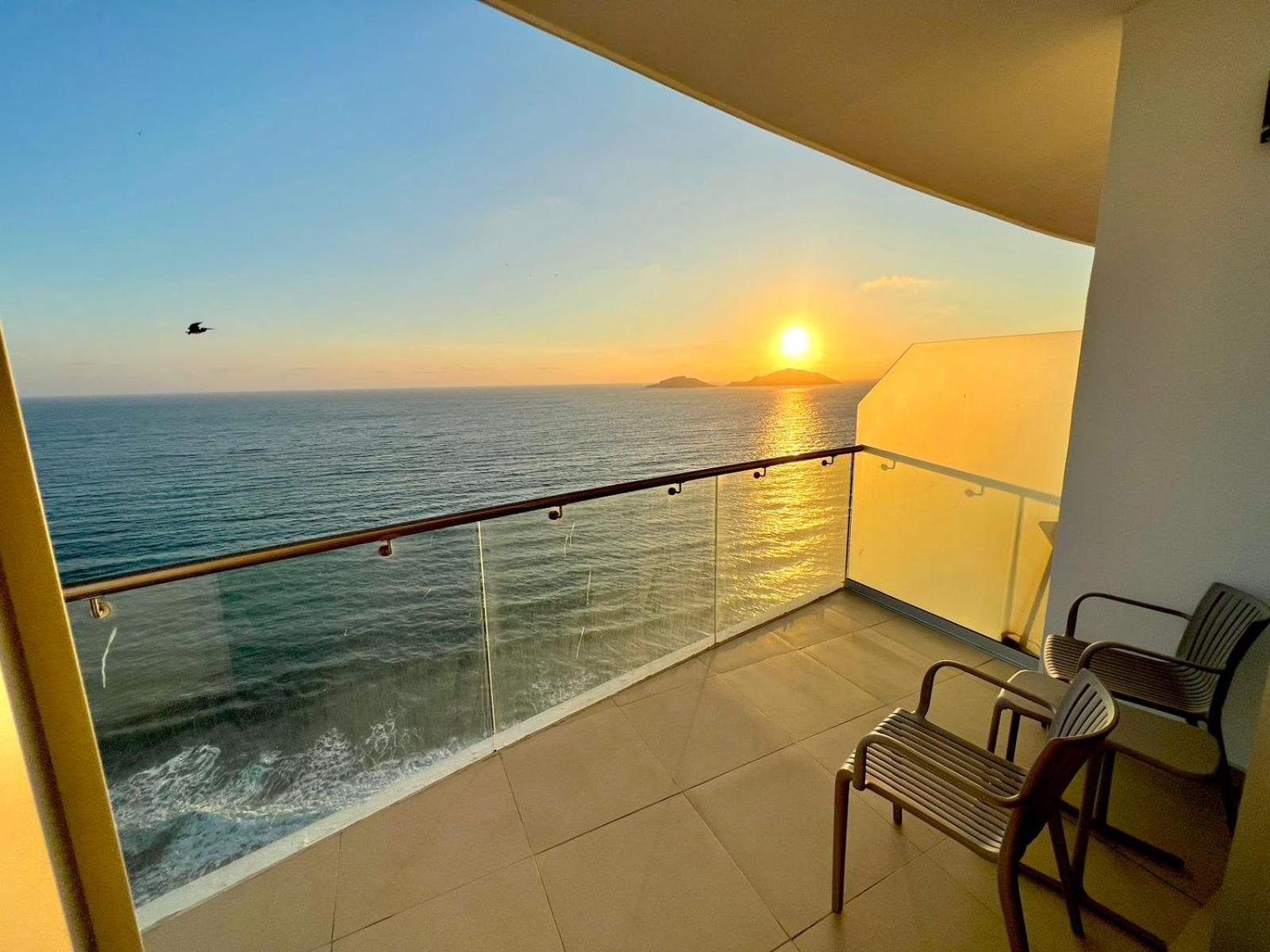 Sunset View Malecon 1404 Vista Panoramica Al Mar Apartment Mazatlan Bagian luar foto
